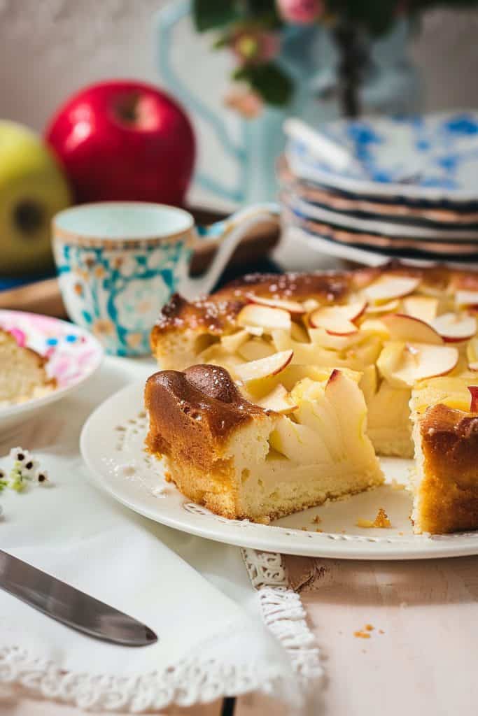 Storage Apple Yogurt Cake