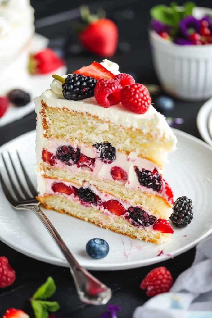 Storage the Berry Chantilly Cake