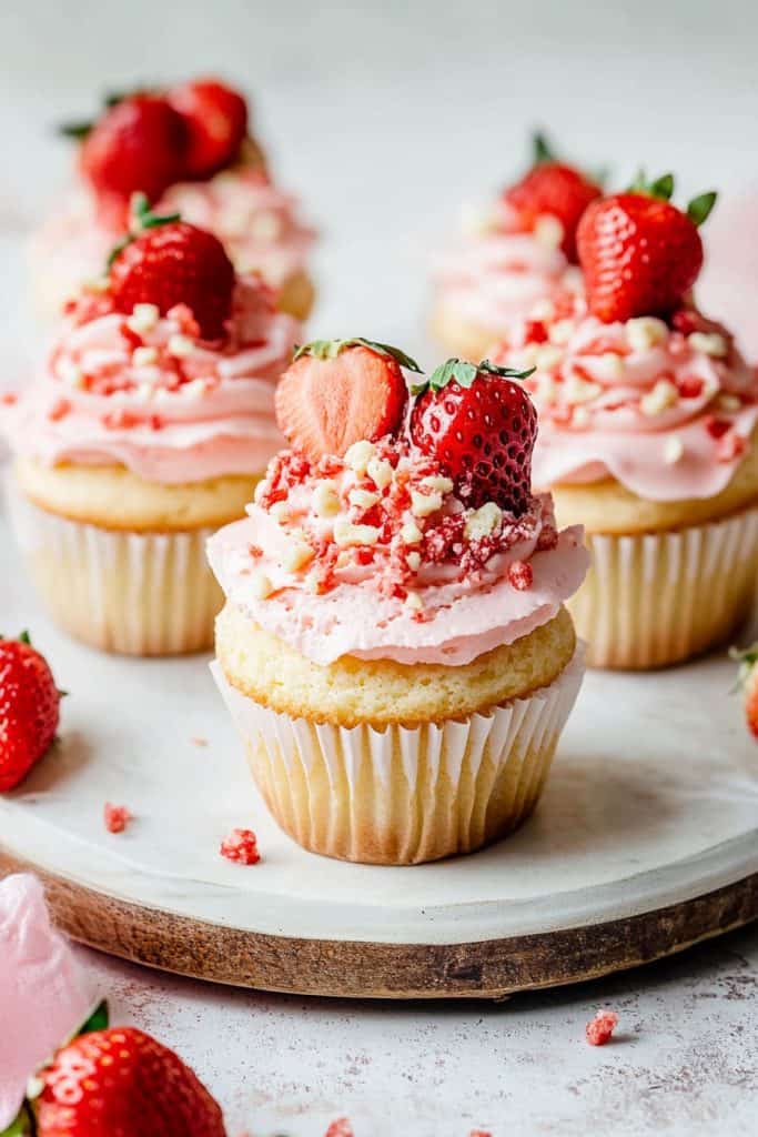 Expert Tips Strawberry Crunch Cupcakes with Strawberry Filling