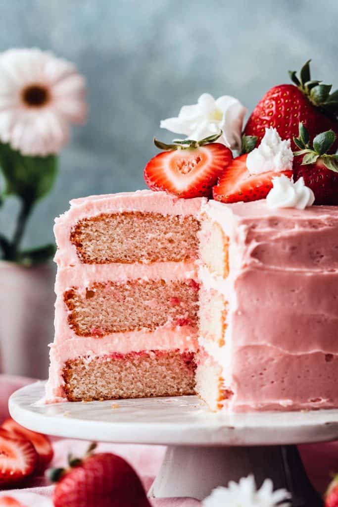 Storing the Gluten Free Vegan Strawberry Cake