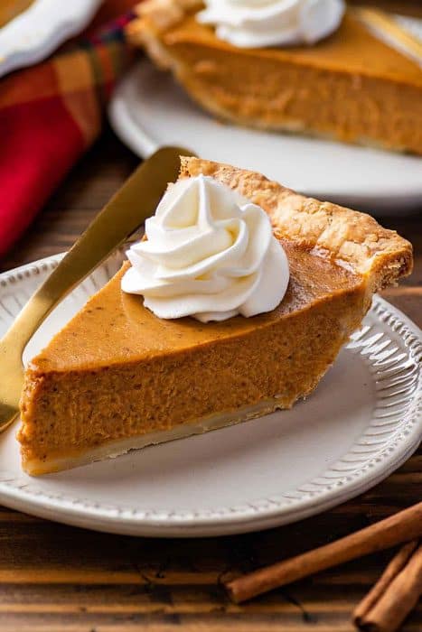 Preparing the Perfect Pumpkin Pie Crust