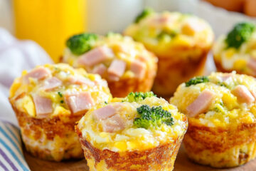 Breakfast Muffins with a Hash Brown Crust