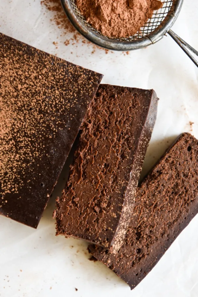 4-Ingredient Chocolate Fudge Cake