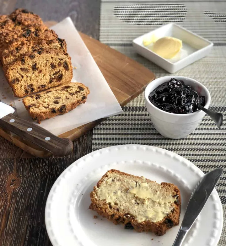 4-Ingredient Fruit Cake