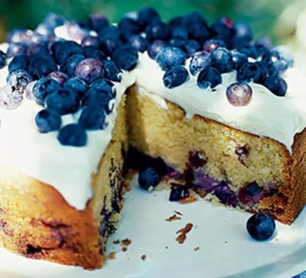 Blueberry and Soured Cream Cake with Cheesecake Frosting