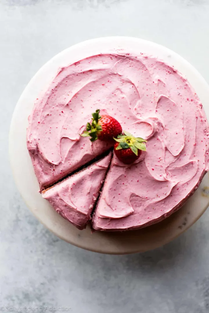 Classic Strawberry Cake