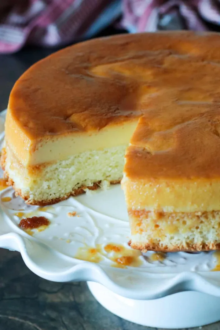 Custard Cake with Fruits