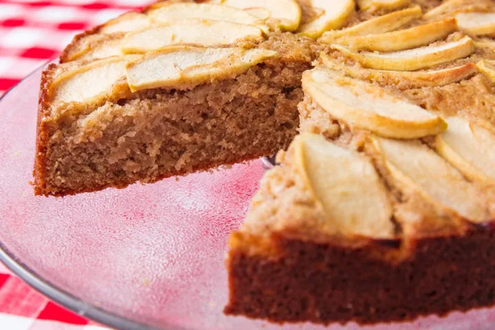 Easy Apple Cake