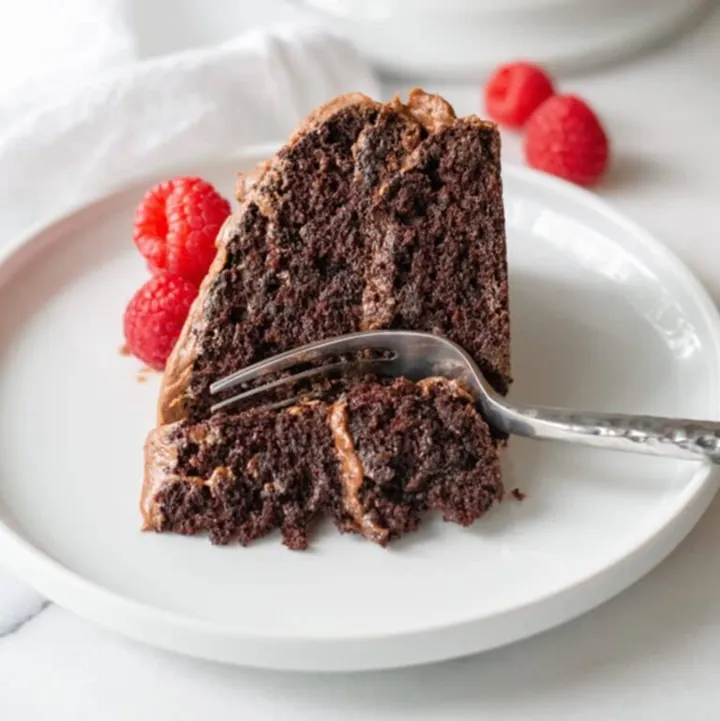 Easy Gluten-Free Chocolate Cake (11 ingredients)