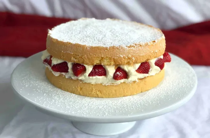 Easy Sponge Cake Recipe