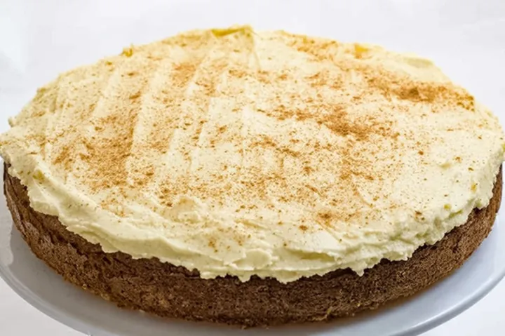 Low-Carb Spice Cake with Cream Cheese Frosting