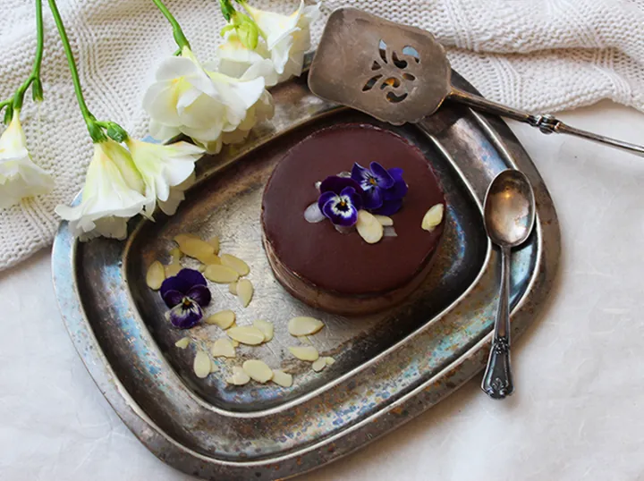 Raw Almond Chocolate Mini Cakes