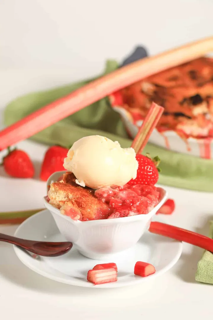 Strawberry Rhubarb Dump Cake