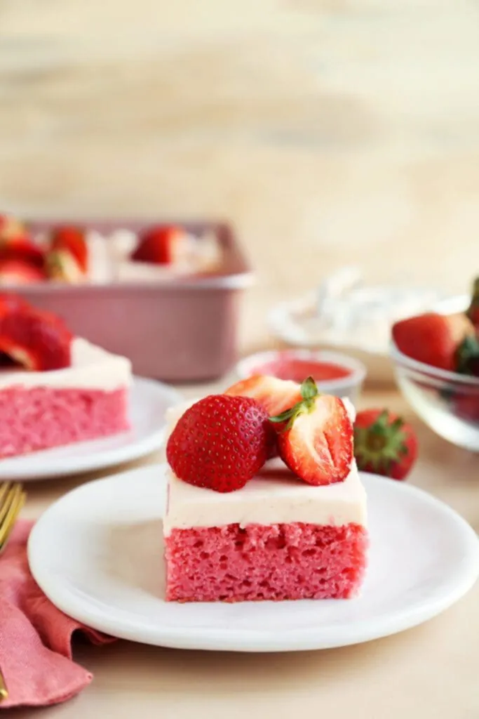 Super Easy Strawberry Sheet Cake