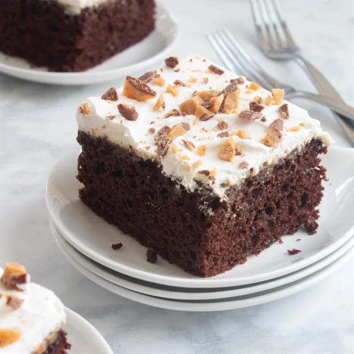 Toffee Poke Cake