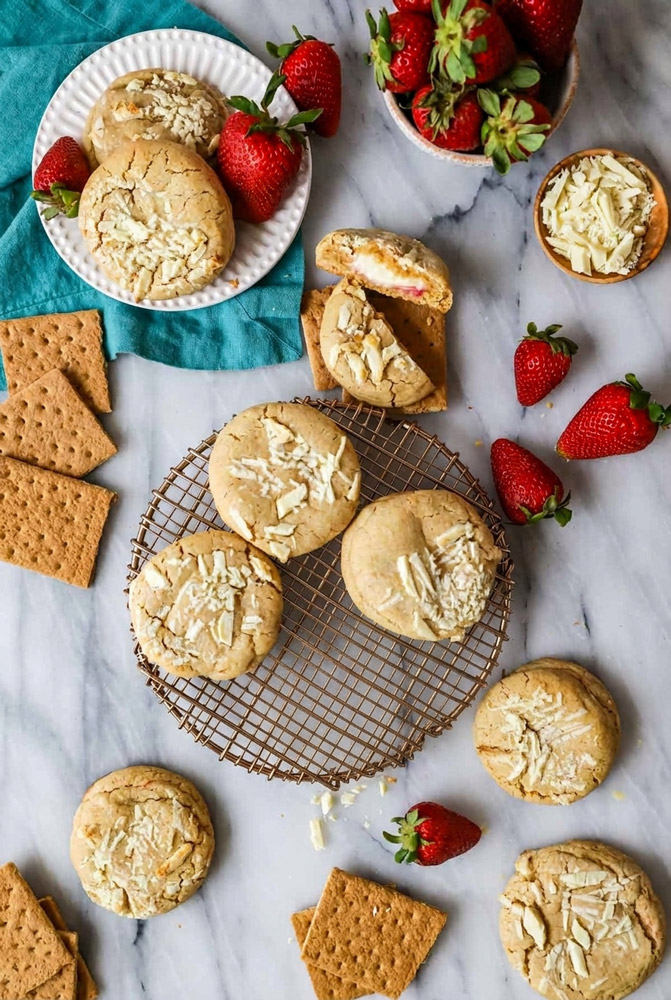 Customizations Strawberry Cheesecake Cookies