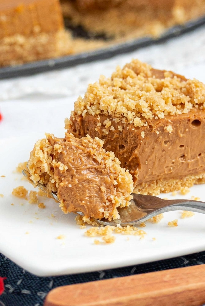 Serving Thai Tea Cheesecake