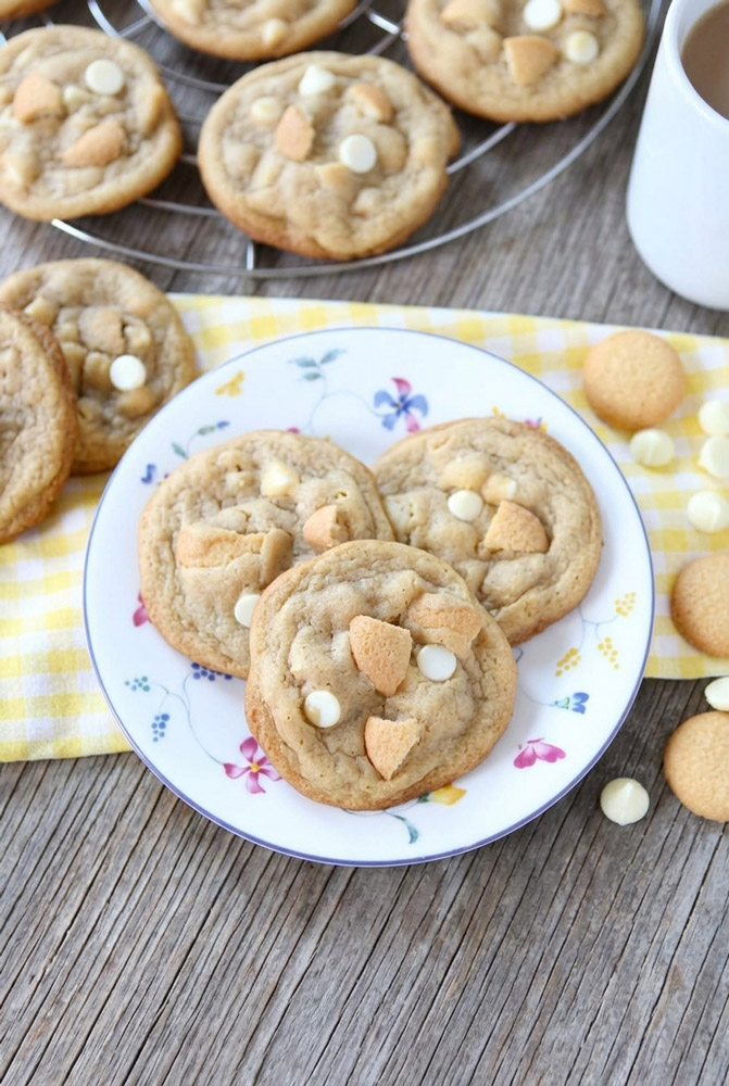 Soft-Baked Banana Pudding Cookies